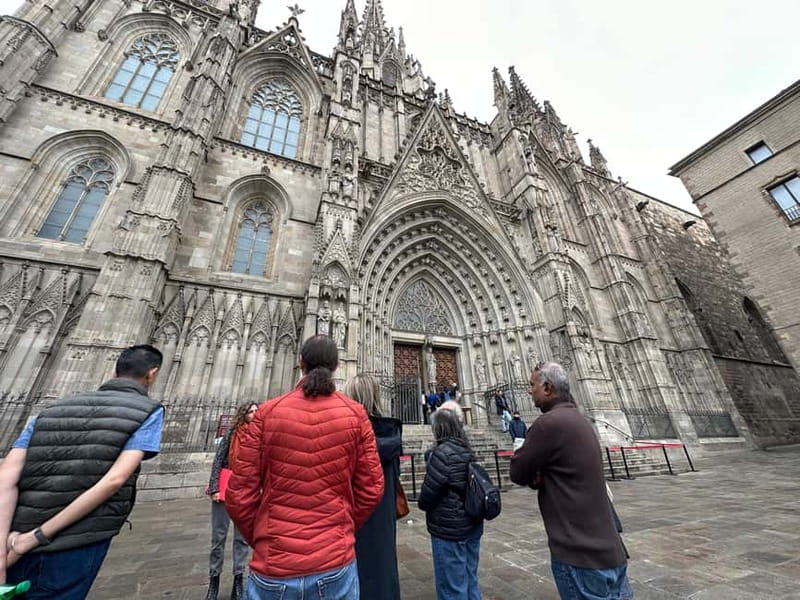 Barcelona: Tasty Street Food and Sightseeing Guided Tour - Tasting the Best of Catalonias Street Food at Family-Run Businesses