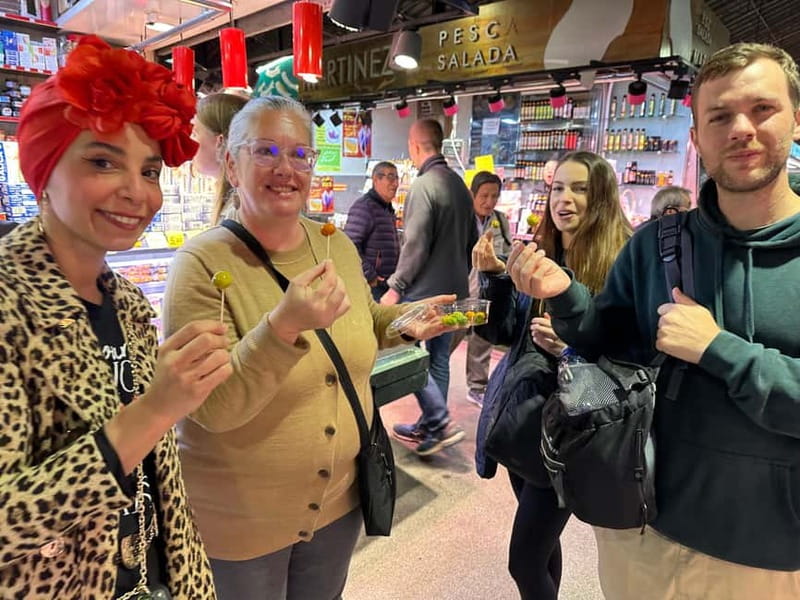 Barcelona: Tasty Street Food and Sightseeing Guided Tour - Logistics and Practical Tips for Participants