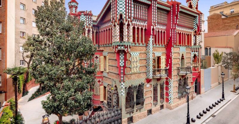 Barcelona: The 3 Gaudí Houses Tour - Discover Gaudí’s Architectural Masterpieces in Barcelona