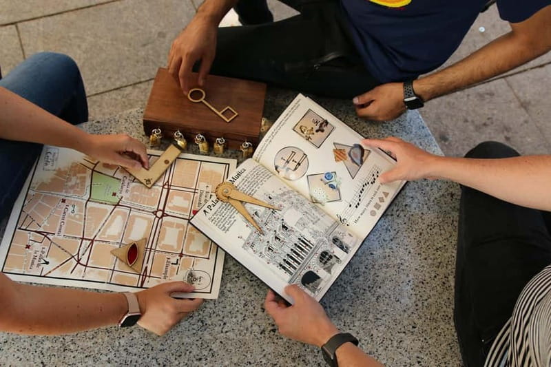 Barcelona: The Search for the Snake Stone City Treasure Hunt - Exploring Plaça Reial and Plaça de la Seu