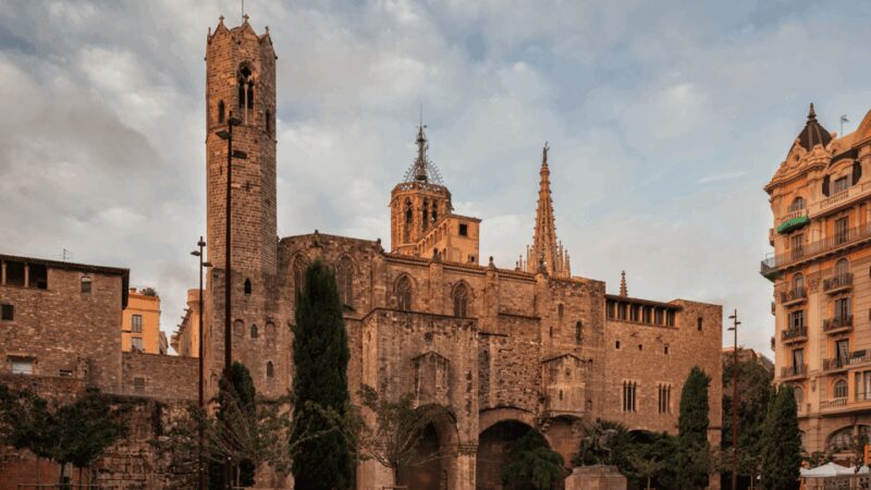 Barcelona: The Search for the Snake Stone City Treasure Hunt - Interactive Challenges at the Barcelona Cathedral