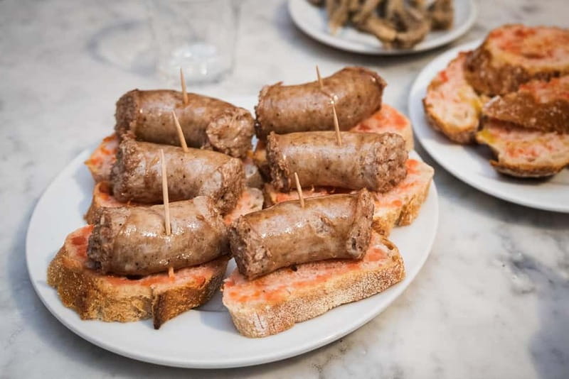 Barcelona: The Ultimate Local Tapas & Drinks Food Tour - Key Points