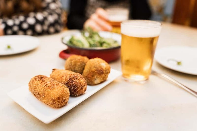 Barcelona: The Ultimate Local Tapas & Drinks Food Tour - Tasting Barcelona’s Classic Tapas and Dishes