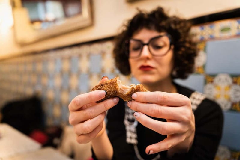 Barcelona: The Ultimate Local Tapas & Drinks Food Tour - The Culinary and Cultural Storytelling of Guides