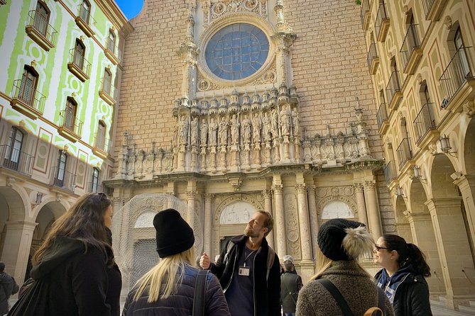 Barcelona to Montserrat: Guided Tour & Return Bus Transfers - Flexibility with Free Time Activities