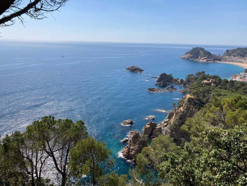 Barcelona: Tossa de Mar & Costa Brava very small group - Enjoying Free Time at Giverola Beach and Beyond