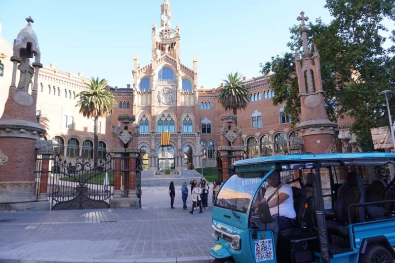 Barcelona: Tour by electric tuk tuk - Comfort and Sustainability in Modern Electric Tuk Tuks