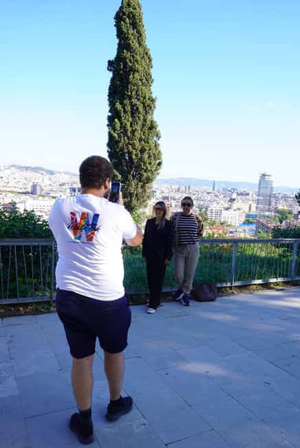 Barcelona: Tour by electric tuk tuk - The Guide’s Role in Enhancing the Experience