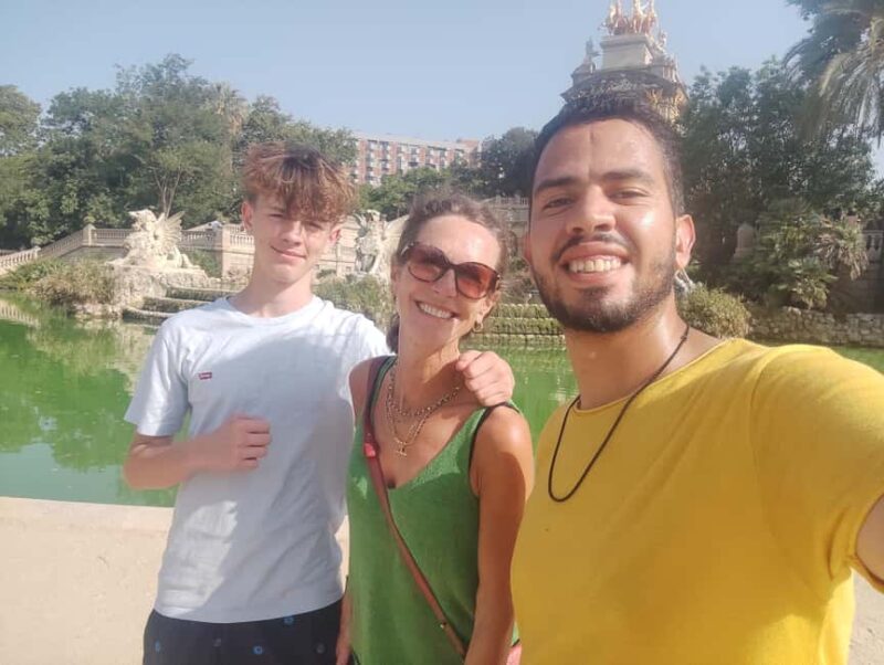 Barcelona: Tour history on scooters and e-bikes with discount cards - The Experience Provider: Go electric bcn