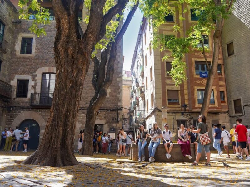 Barcelona Tour: Montjuic Cable Car & Gothic walking Tour - Walking Tour of the Gothic Quarter and El Born District