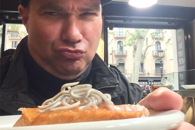 Barcelona Tour with Tapas: Historic Quarters Private Tour (3 Hours) - Key Points