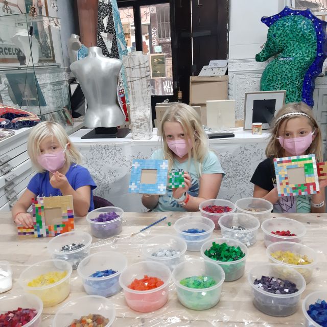 Barcelona: Trencadís Mosaic Class  Learn Gaudí's Technique - Understanding the Duration and Flexibility of the Class