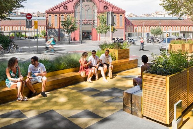 Barcelona Urban Planning Tour - Towards a Sustainable Smart City - Practical Aspects: Tour Logistics and Group Size