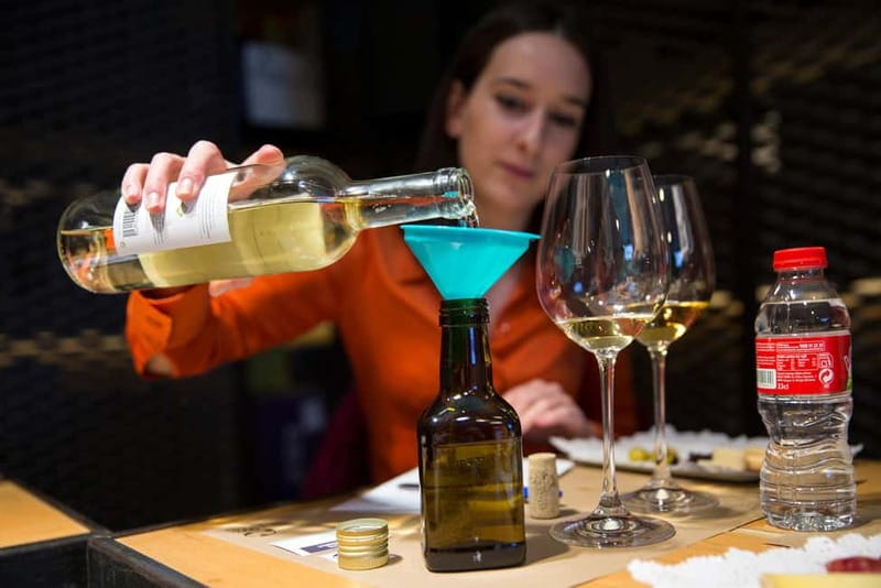 Barcelona: Vermouth-making workshop with aperitif - Dive into the History of Vermouth