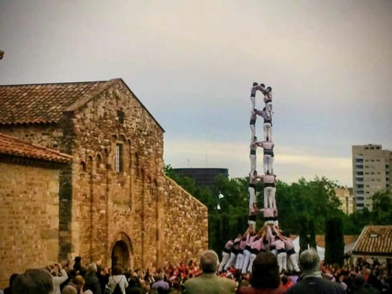 Barcelona: Visit the first house of Gaudí & "Human Towers" - Enjoying Tapas with the Group