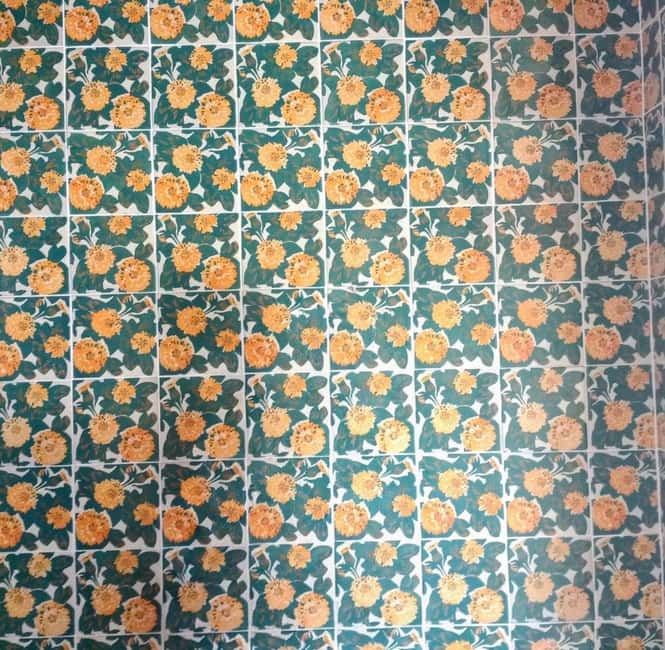 Barcelona: Visit the first house of Gaudí & "Human Towers" - Comparing Similar Experiences in Barcelona