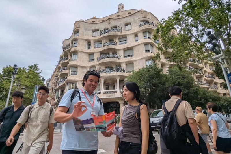 Barcelona Walking Tour: Modernisme & Iconic Architecture - Discovering Catalan Modernisme on a Barcelona Walking Tour