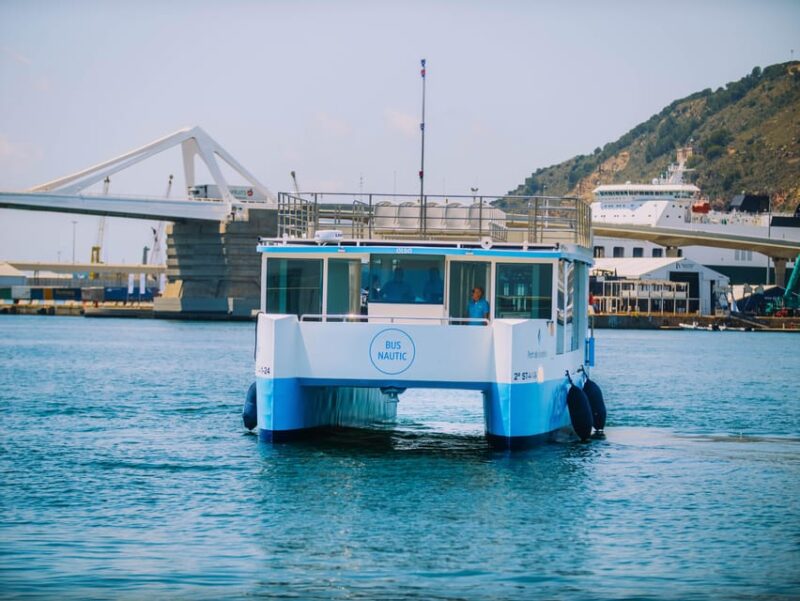 Barcelona: walking tour of the Gothic Quarter and boat ride - The Scenic Boat Ride to Barceloneta