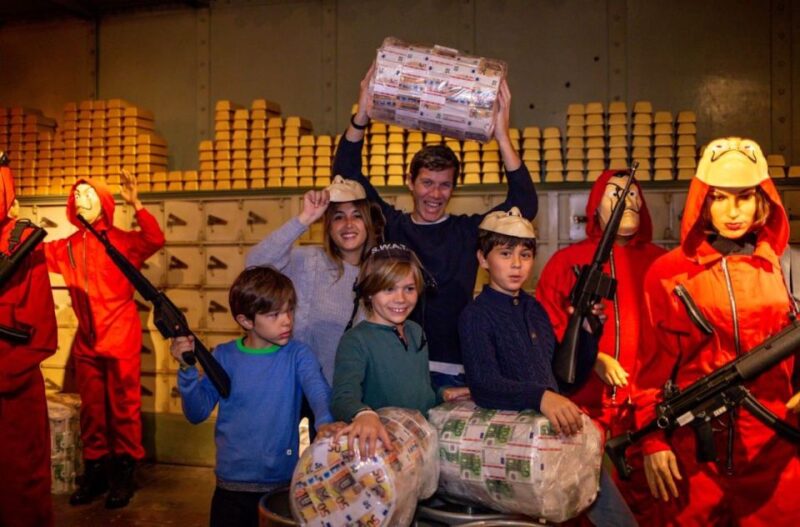 Barcelona: Wax Museum Entry Ticket - Discover the Newly Renovated Display Areas