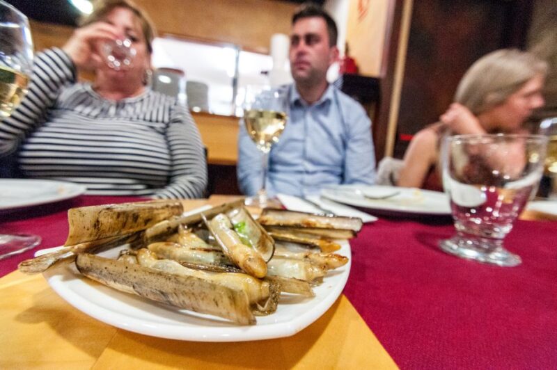 Barcelona: Wine and Tapas Tour for Lovers of Spanish Food - Logistics and Group Size