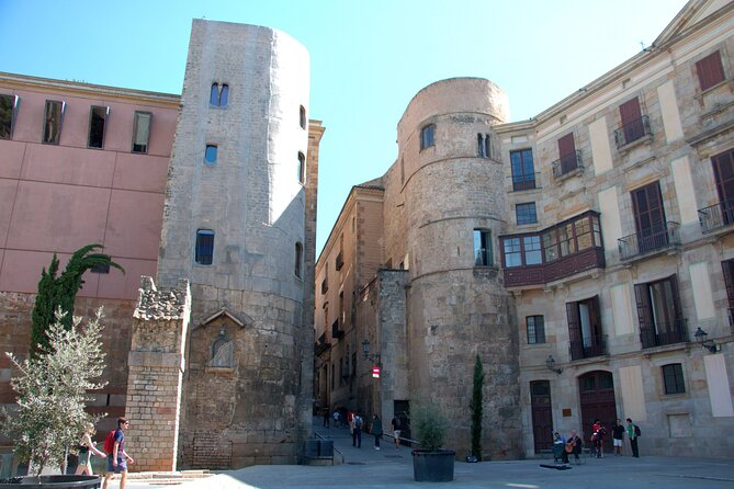 Barcelona's El Raval and the Gothic Quarter: A Self-Guided Audio Tour - Key Points