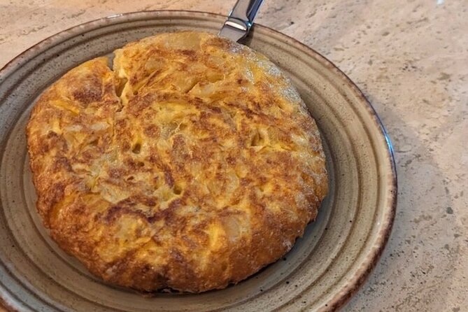 Barcelona´s Lunch or Dinner Tapas Tour: Food, drinks, happiness! - Flexibility in Timing: Lunch or Dinner Options