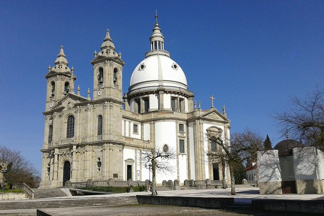 Barcelos, Braga & Guimarães Tour - Logistics and Group Size