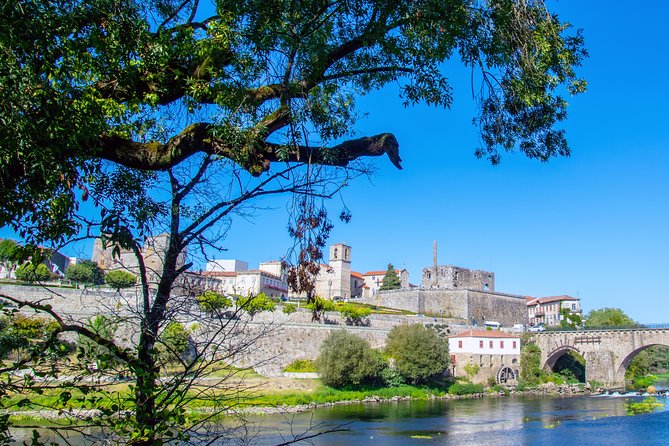 Barcelos: Half Day Private Tour from Porto - Crossing the Old Cávado River Bridge into Barcelos