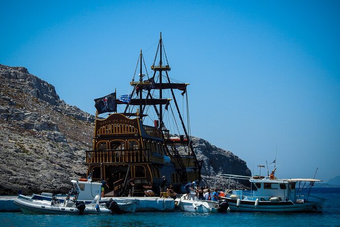 Barco De Pirata Cruise at 3 Islands in Greece - The Greek Barbecue Lunch: Authentic Flavors on Board