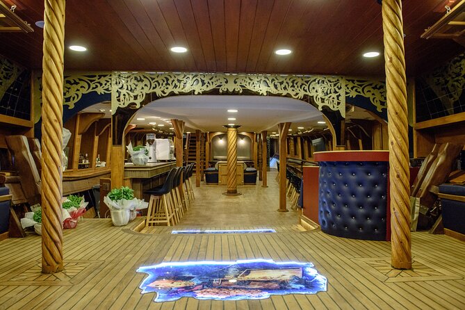 Barco De Pirata Cruise at 3 Islands in Greece - Practical Details: Meeting Point and Accessibility