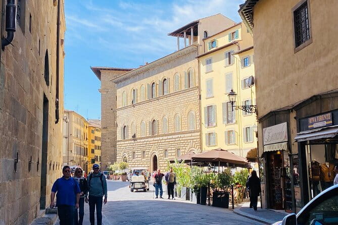 Bargello Museum: "Discover Donatellos Legendary David" - Arrival and Meeting Point at the Bargello Leather Factory
