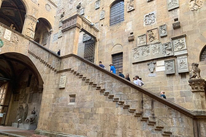 Bargello private tour with a 5-star tour guide - Explore the Florence Bargello Museum with a 5-Star Private Guide