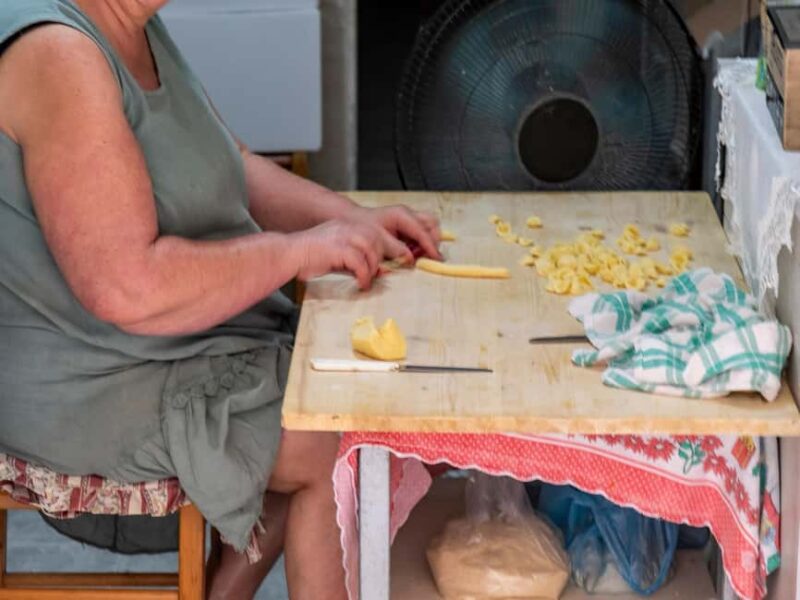 Bari: Homemade Pasta Cooking Class & Tasting - Exploring Bari Vecchia on a Guided Tour