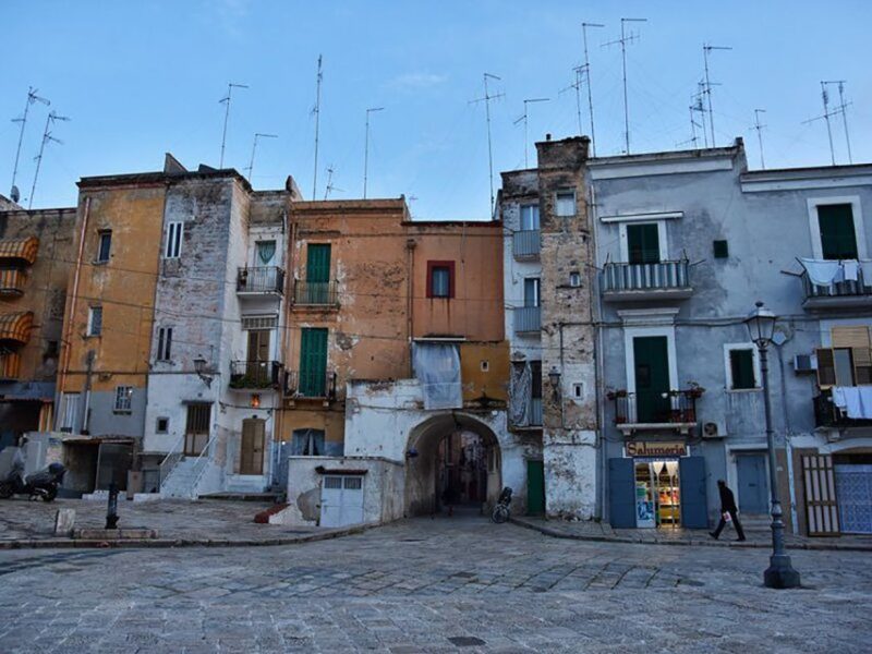 Bari: Norman-Swabian Castle Guided Tour - Key Points