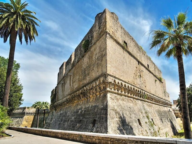 Bari: Norman-Swabian Castle Guided Tour - Accessibility and Practical Details