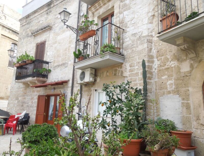 Bari: Private Food and Walking Tour - Explore Bari’s Culinary and Historic Charm in Just 2.5 Hours