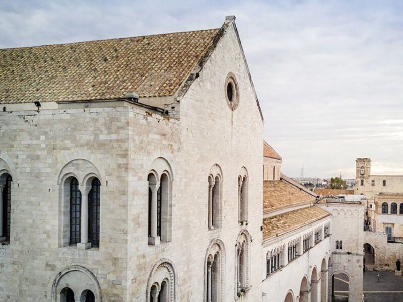 Bari: St. Nicholas Basilica and Crypt Guided Tour - Meeting Point and Tour Logistics