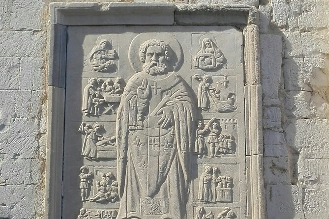 Bari Walk Through History - Viewing Bari’s Theaters and Palaces from the Outside