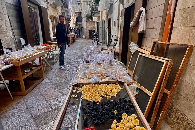 Bari Walk Through History - Discovering Lungomare and Murat’s Seafront Vicinity