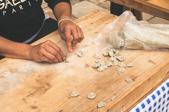 Bari Walking Tour with Pasta Experience - Guides and Their Role in Making the Tour Special