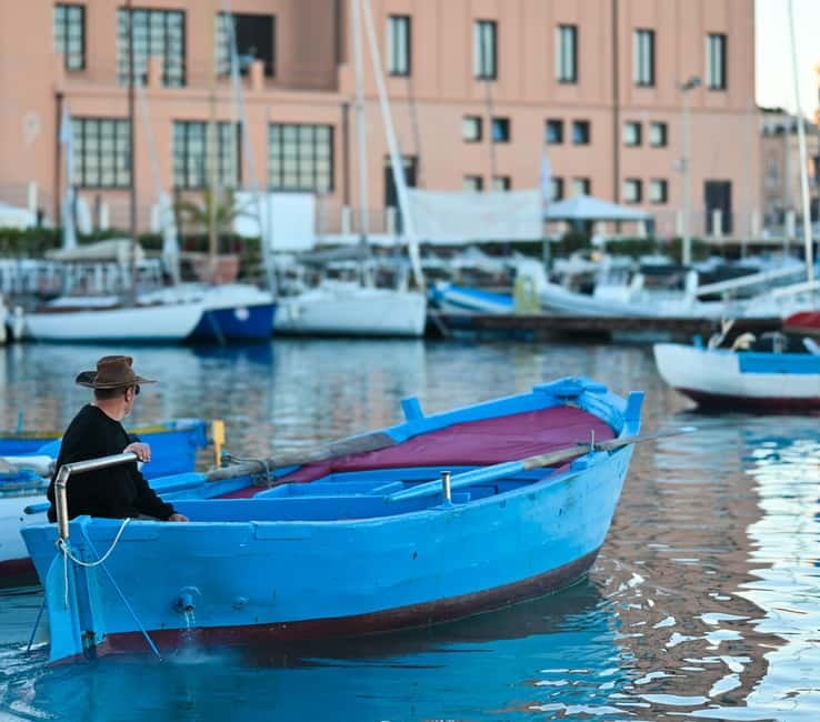 Bari:Private Boat Trip over "Gozzovigliando", fishermen boat - Key Points