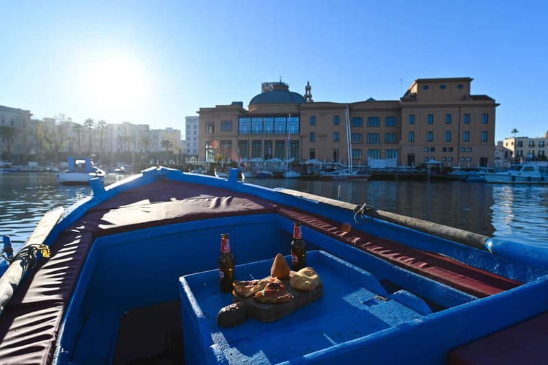 Bari:Private Boat Trip over "Gozzovigliando", fishermen boat - Learning to Row with Traditional Crossed Oars