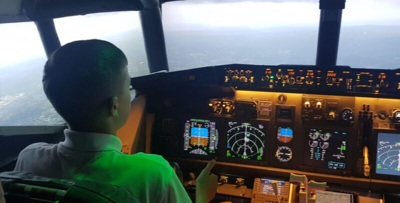 BARNSLEY(60 MINS BOEING 737 FLIGHT SIMULATOR EXPERIENCE) - Barnsleys Boeing 737 Flight Simulator: Who Should Book?