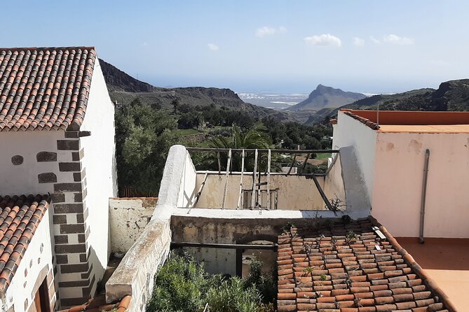 Barranco de las Vacas, caves & village by 2 native guides - Logistics and Comfort: Transport and Group Size