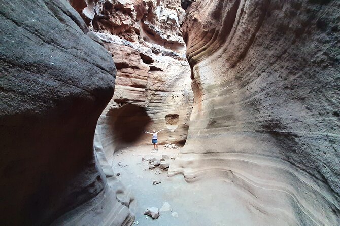 Barranco de las Vacas, caves & village by 2 native guides - Food, Snacks, and Local Tastings