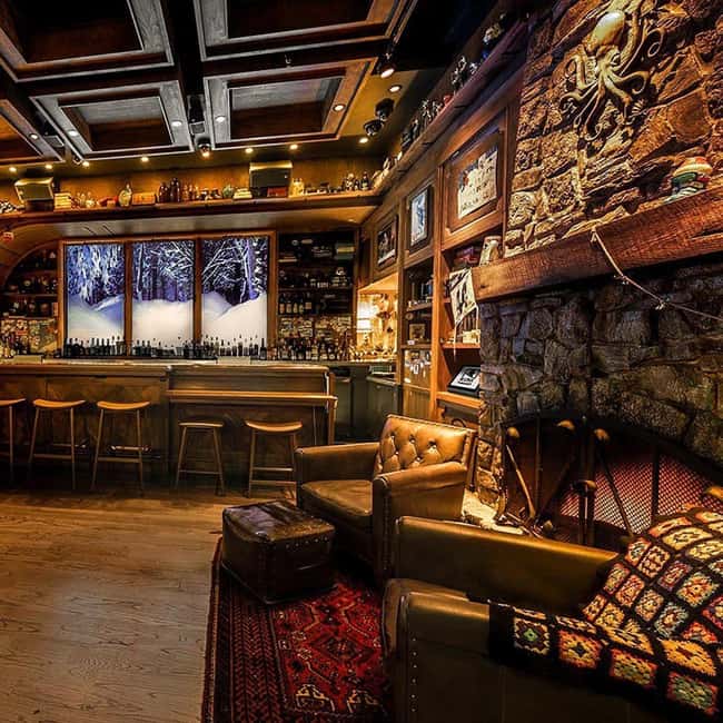 Bars Unknown: The Las Vegas Strip Bar Crawl - The Experience for Different Types of Travelers