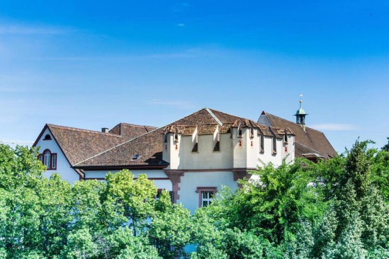 Basel: Insta-Perfect Walk with a Local - Basel’s Most Instagrammable Spots: Münsterplatz and Marktplatz