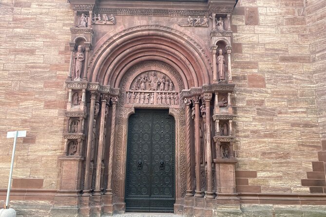 Basel's Portrait Self-Guided Audio City Tour - Explore the Architectural Charm of the Weisses und Blaues Haus