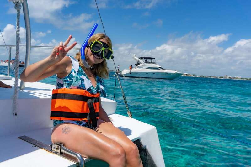 Basic Tour Isla Mujeres and Open bar - Starting Point at Playa Tortugas Pier for Easy Access