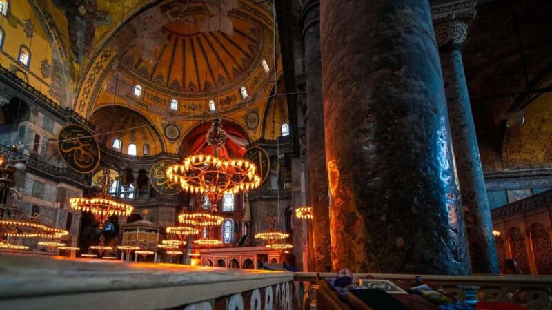 Basilica Cistern & Hagia Sophia with Optional Topkapi Palace - Visiting Hagia Sophia: An Architectural Marvel